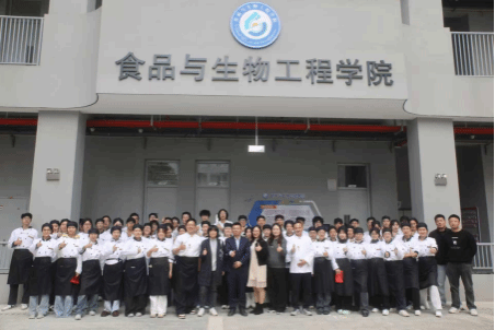 我院开展“以赛促学，食韵匠心”专业技能竞赛与文化传承  ——《烹饪工艺学》和《冷拼与雕刻》课程“以赛代考”初赛活动