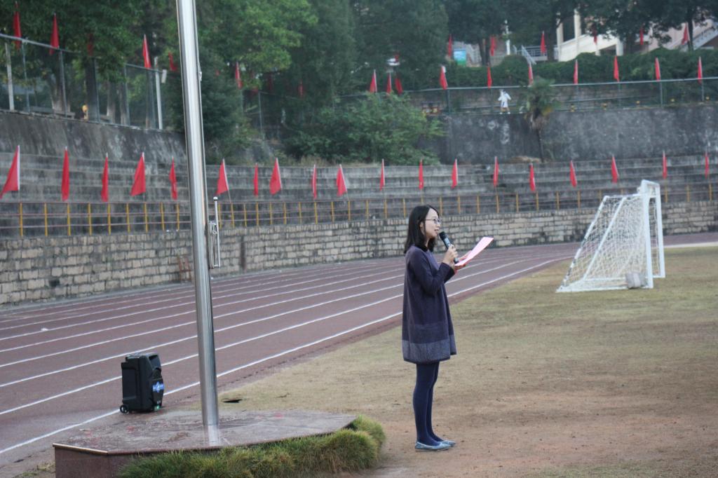 院党总支书记郑向峰,团委书记倪颖,2018级辅导员邝献有,庄舒敏,2019级